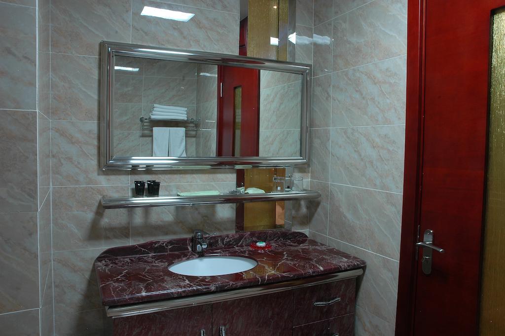 Harbin Yakelai Holiday Hotel Extérieur photo