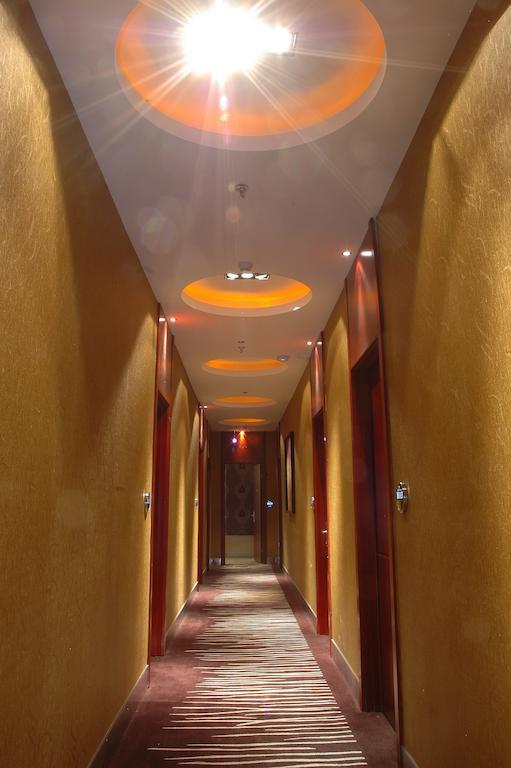 Harbin Yakelai Holiday Hotel Extérieur photo